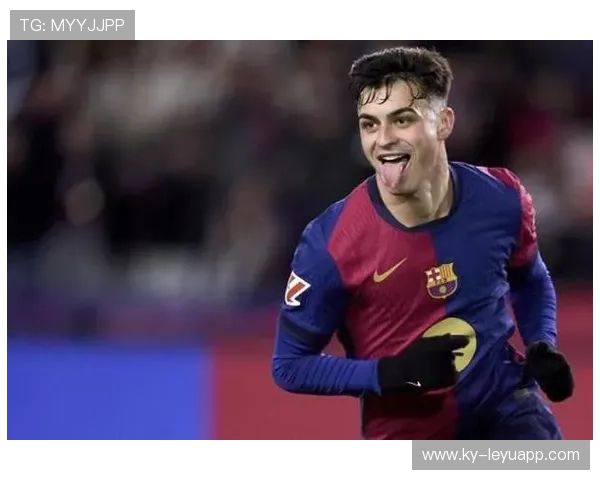 巴萨连续传递创造空当，佩德里推射被封